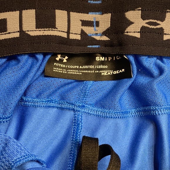 Blue under armour shorts (SM) - Picture 3 of 3